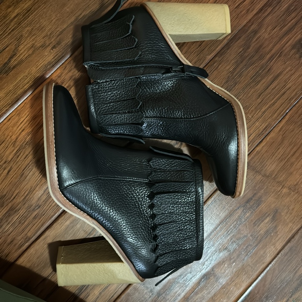 Very cute booties